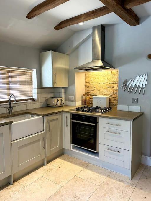 Cotswold Cottage- Central Уитни Экстерьер фото